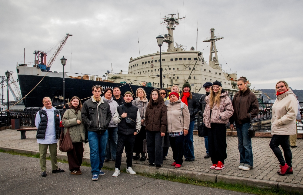 02.10.2026 Экскурсия по городу с участниками фестиваля "От чистого истока" Фото Е. Коваленко