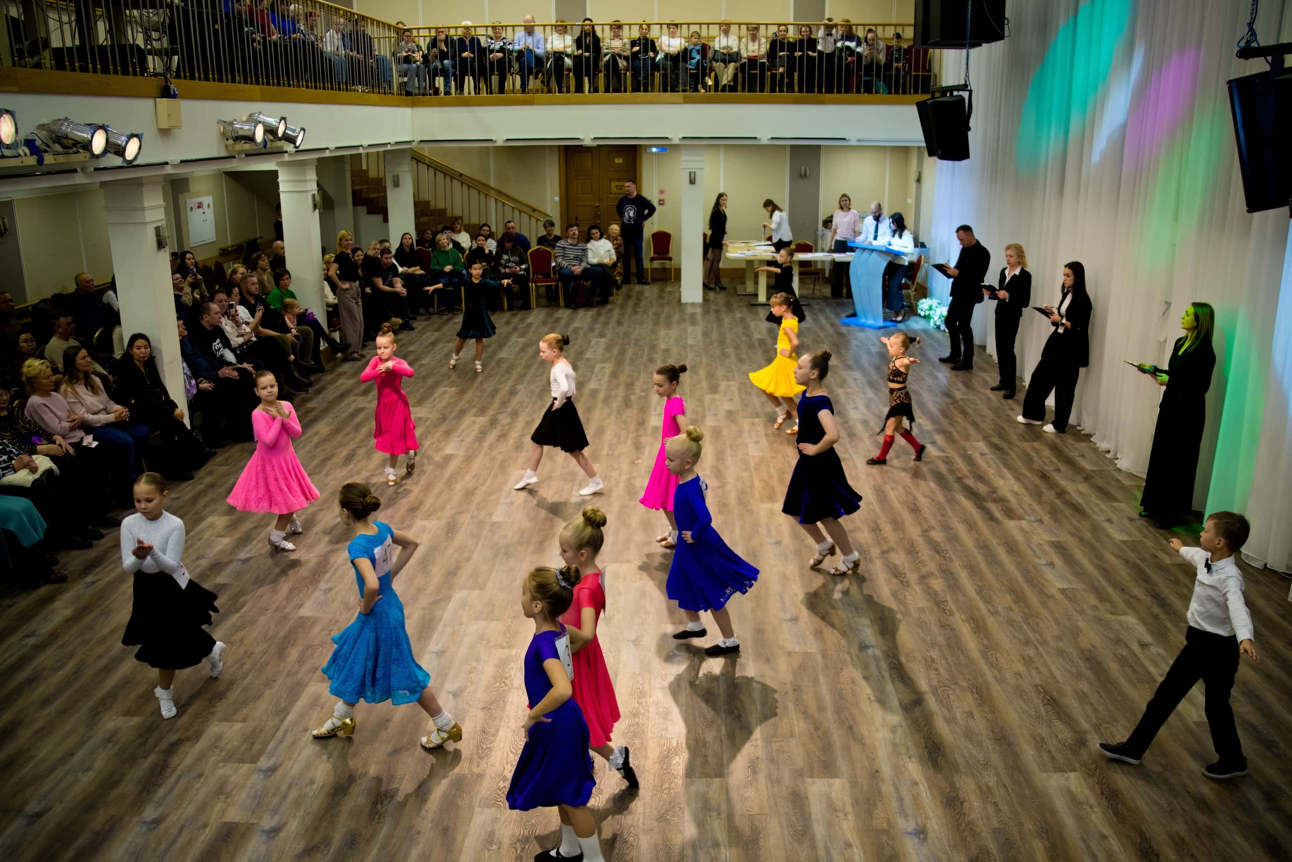 23.11.2025 - Праздник танца "Осенние ритмы" ансамблей бального танца "Ювента" и "Ониона" - фото А. Кучерук