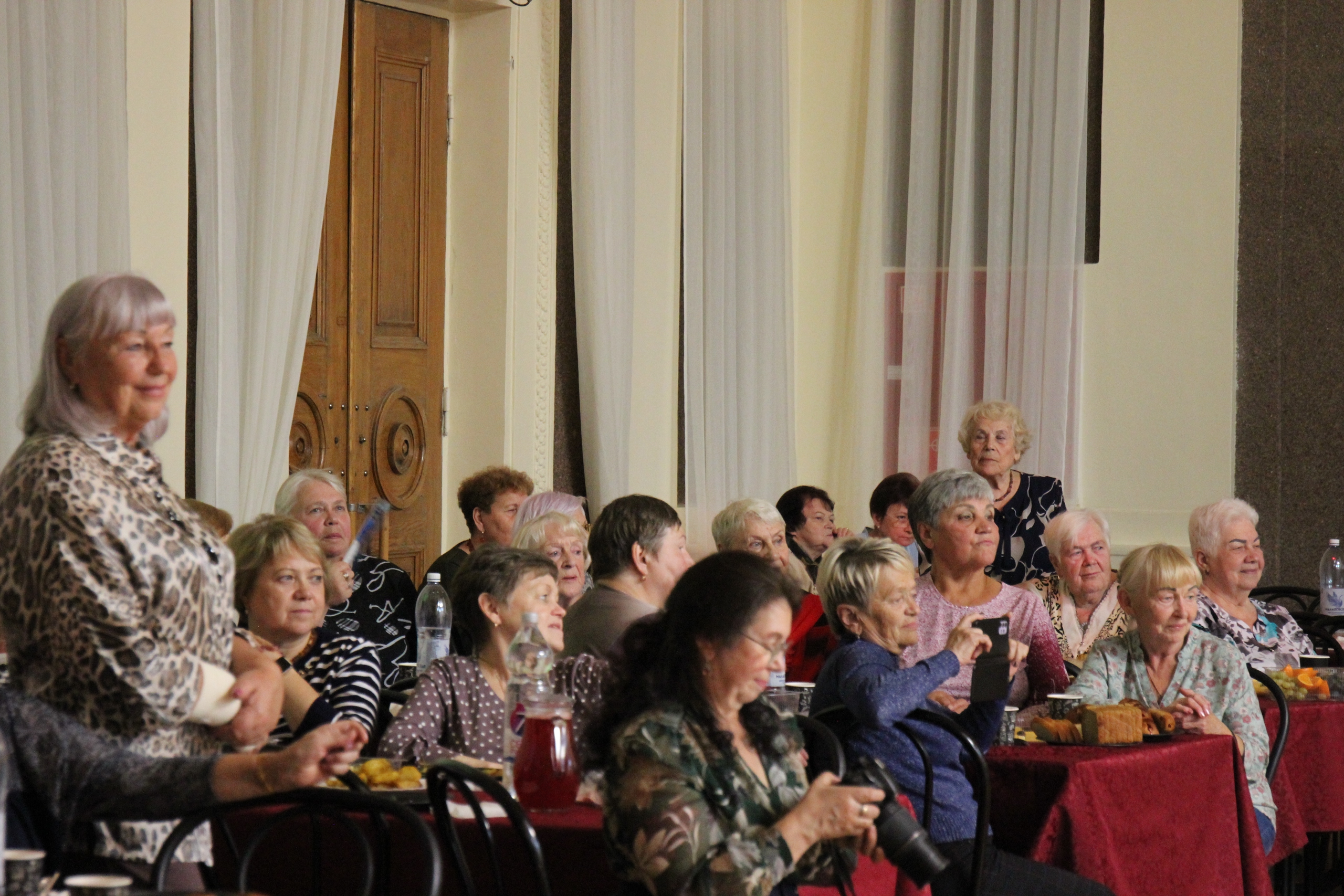 «Жизни нашей золотая пора»!