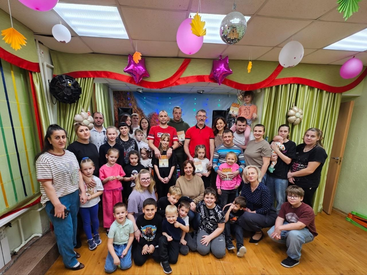 Семейная игровая программа «Папа в деле» ко Дню отца