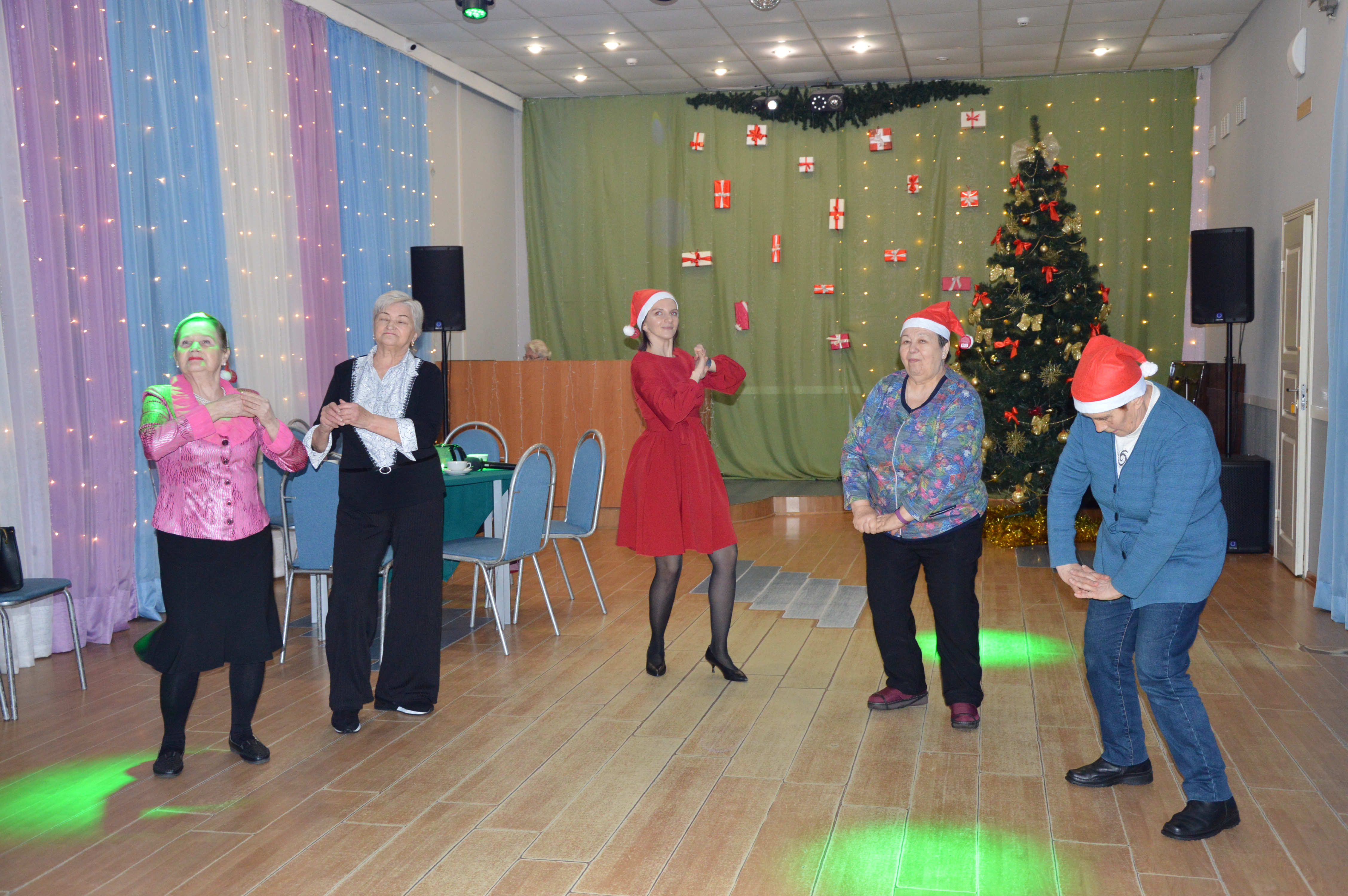 Танцплощадка «Танцы людям серебряного возраста», в рамках культурной акции «Активное долголетие»